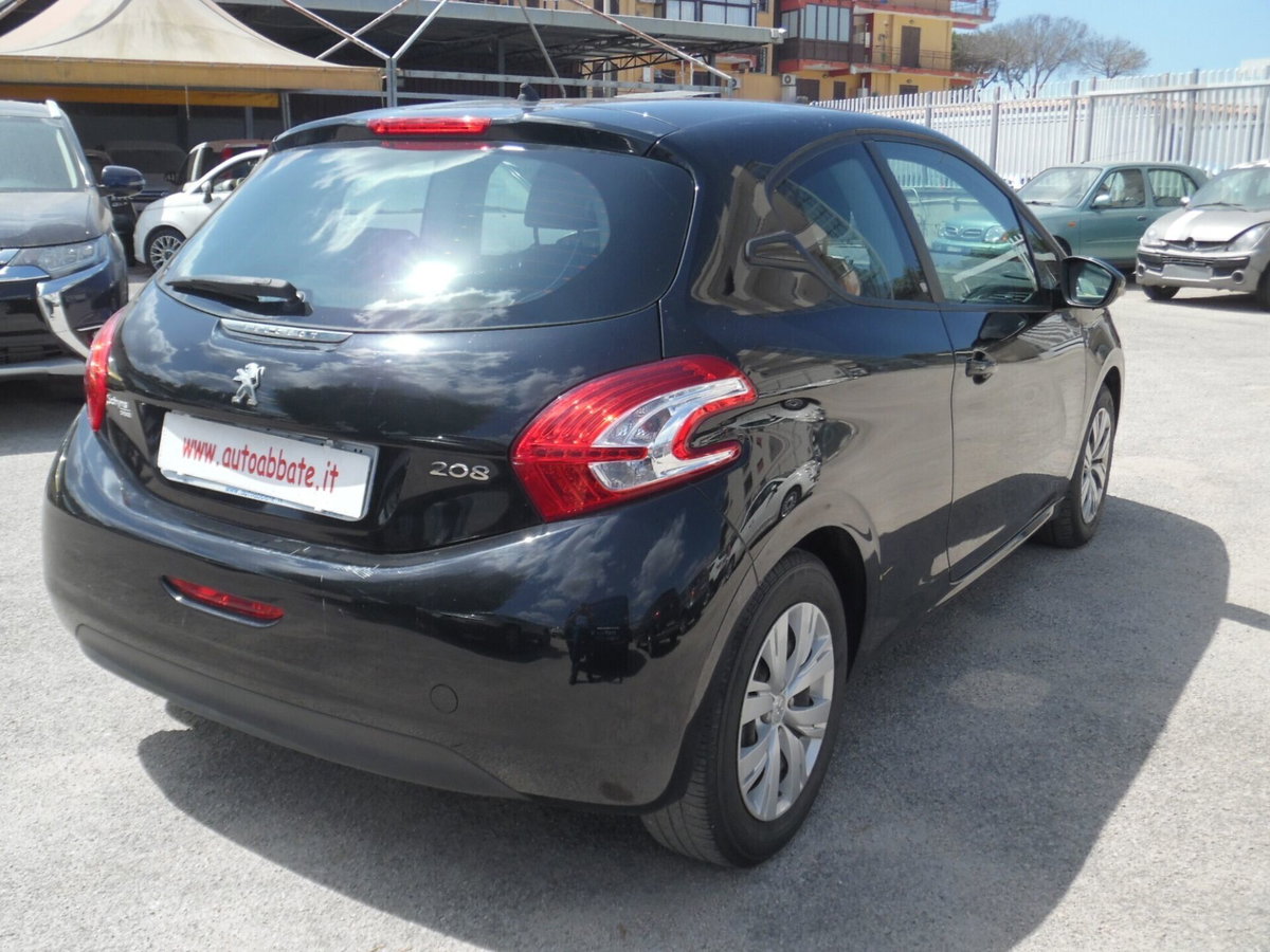 Peugeot 208 VTi 82 CV 3 porte Allure (7)