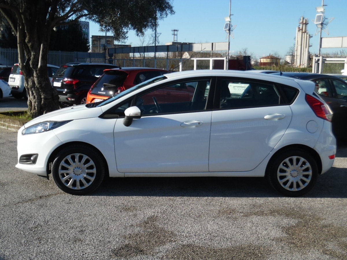 Ford Fiesta 1.5 TDCi 75CV 5 porte (4)