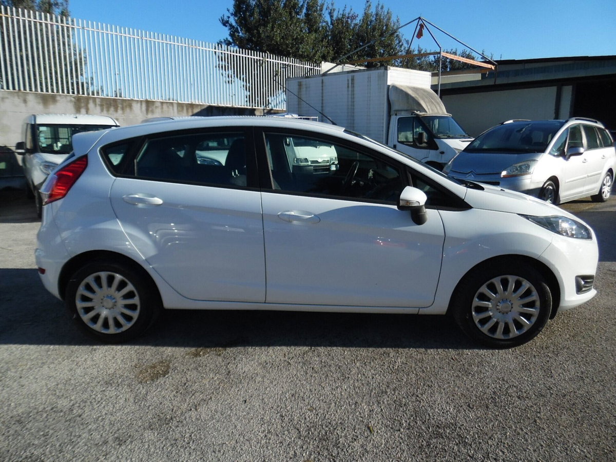 Ford Fiesta 1.5 TDCi 75CV 5 porte (8)