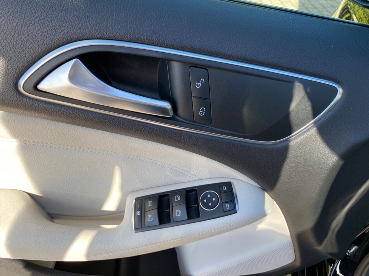 Mercedes-Benz Classe B 180 CDI Automatic Premium (16)