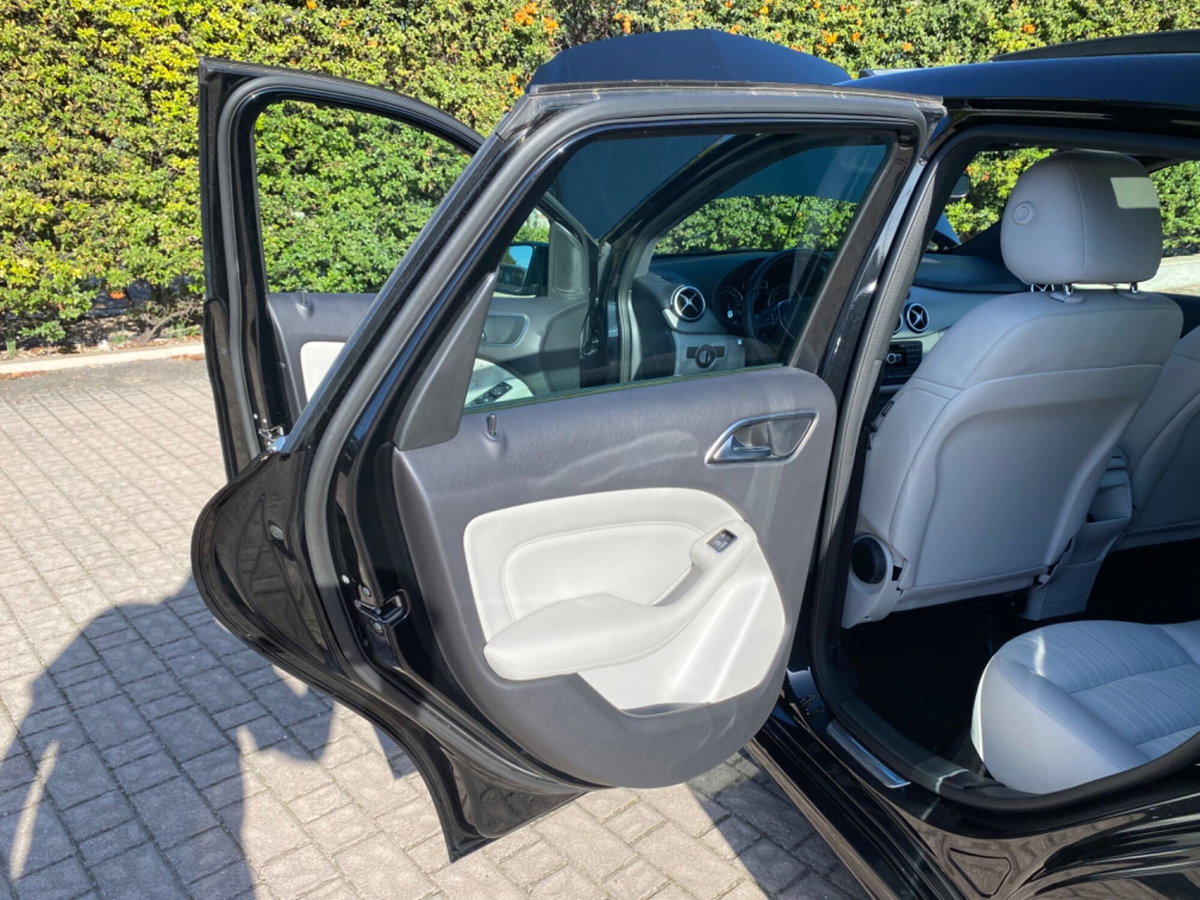 Mercedes-Benz Classe B 180 CDI Automatic Premium (17)