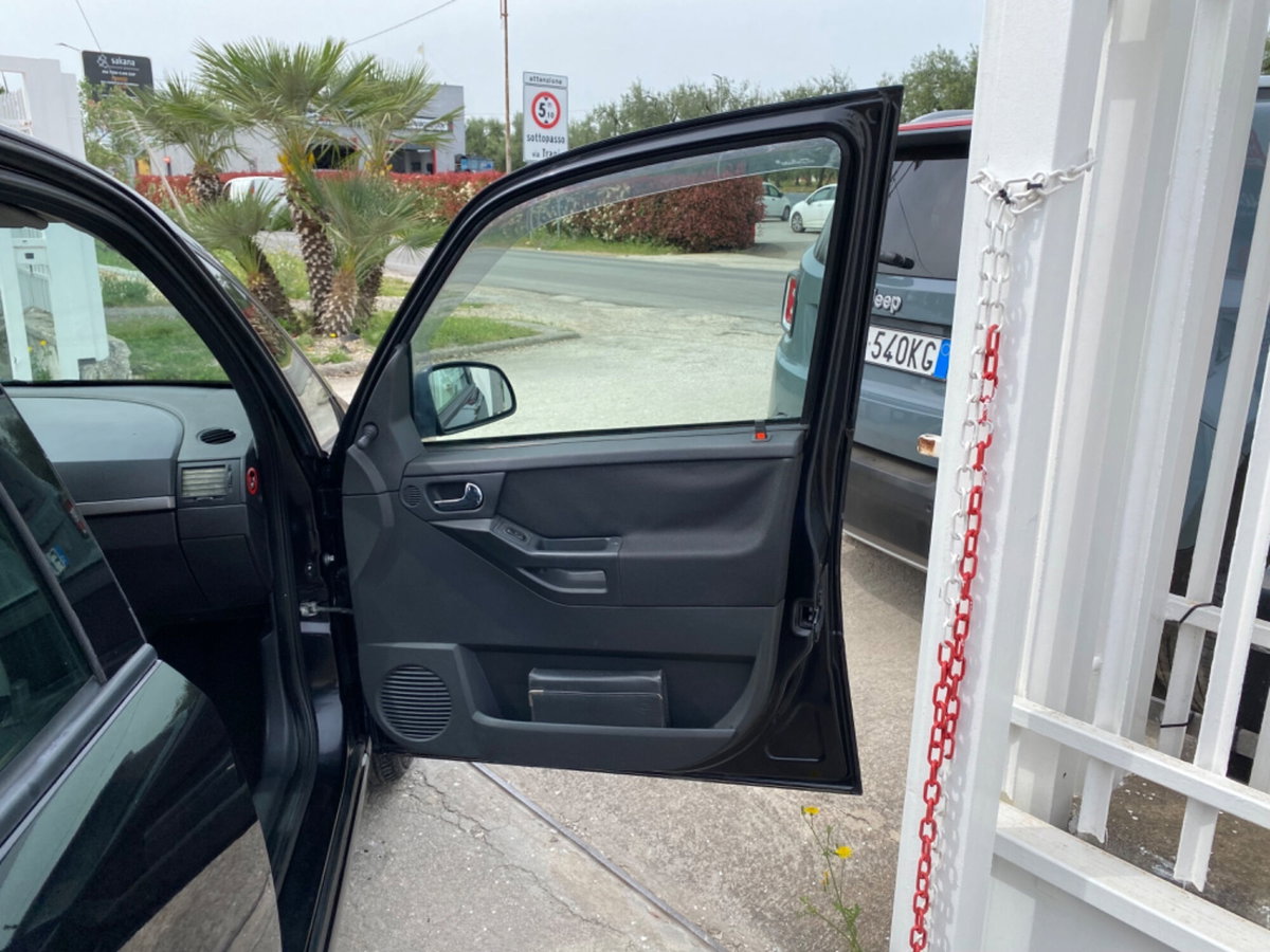 Opel Meriva 1.3 CDTI Cosmo (16)