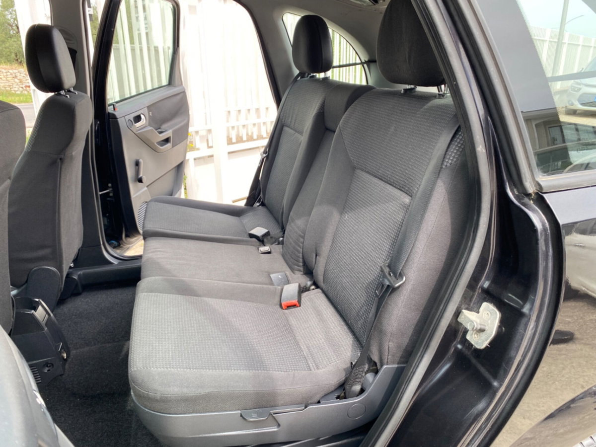 Opel Meriva 1.3 CDTI Cosmo (18)