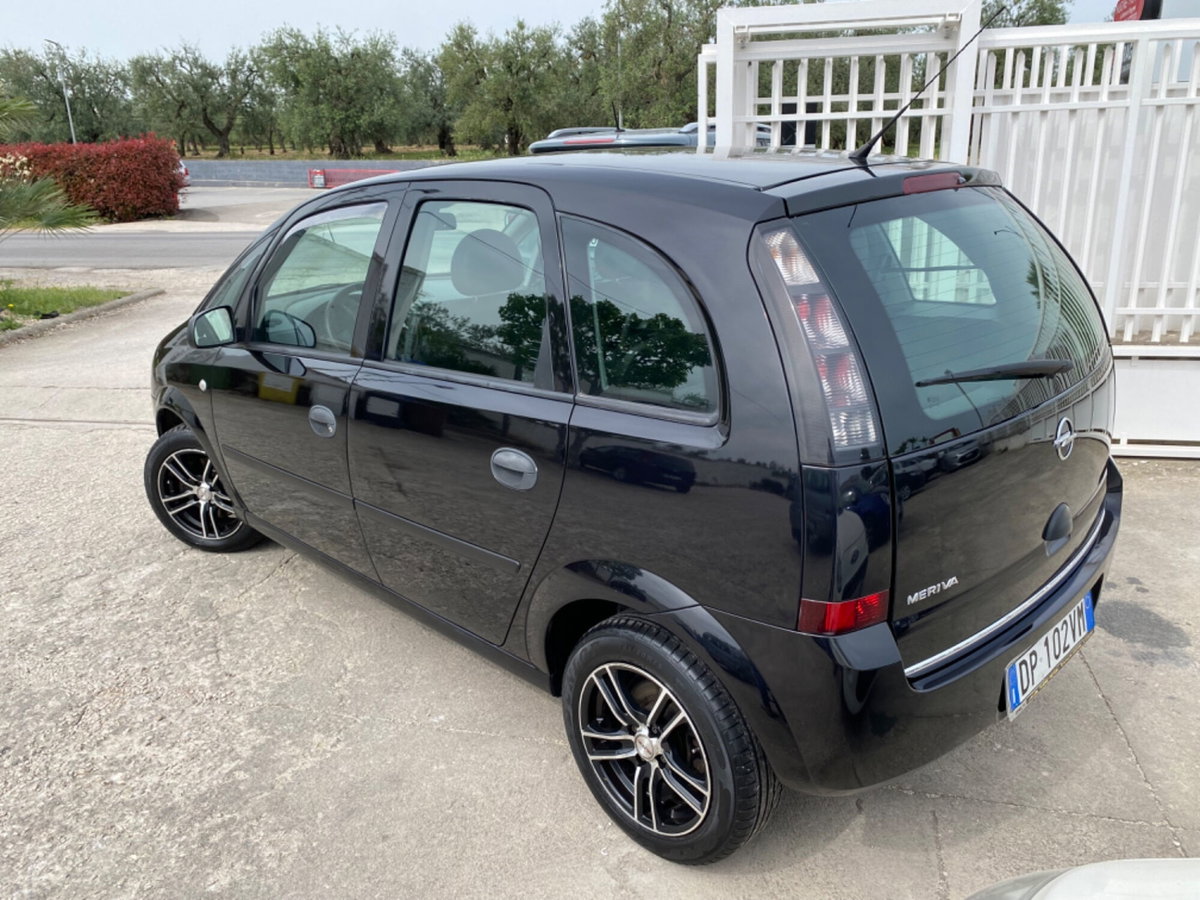 Opel Meriva 1.3 CDTI Cosmo (3)