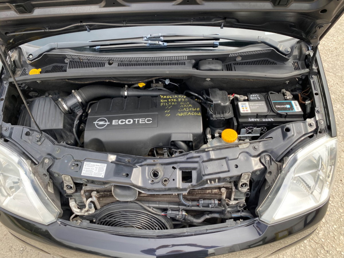 Opel Meriva 1.3 CDTI Cosmo (9)