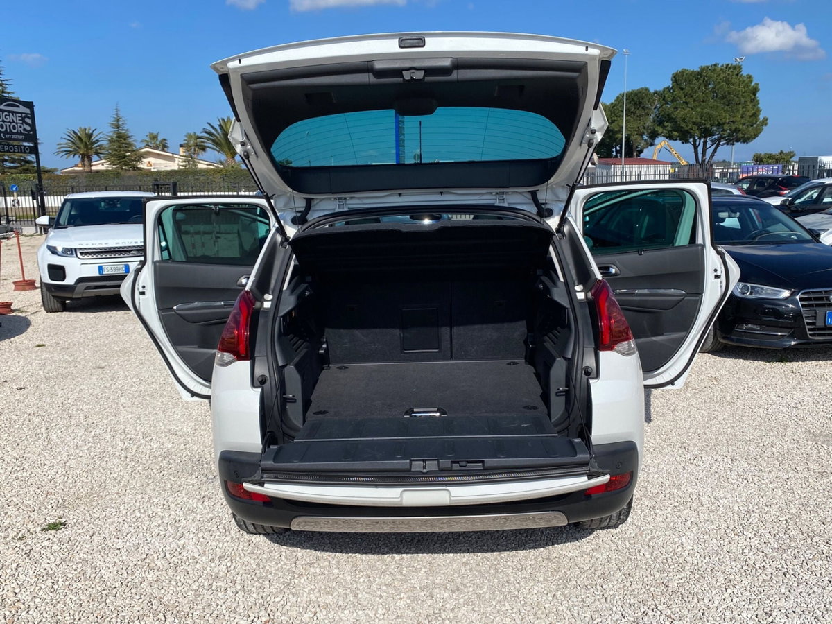 Peugeot 3008 2.0 HDi 163CV aut. Allure (12)