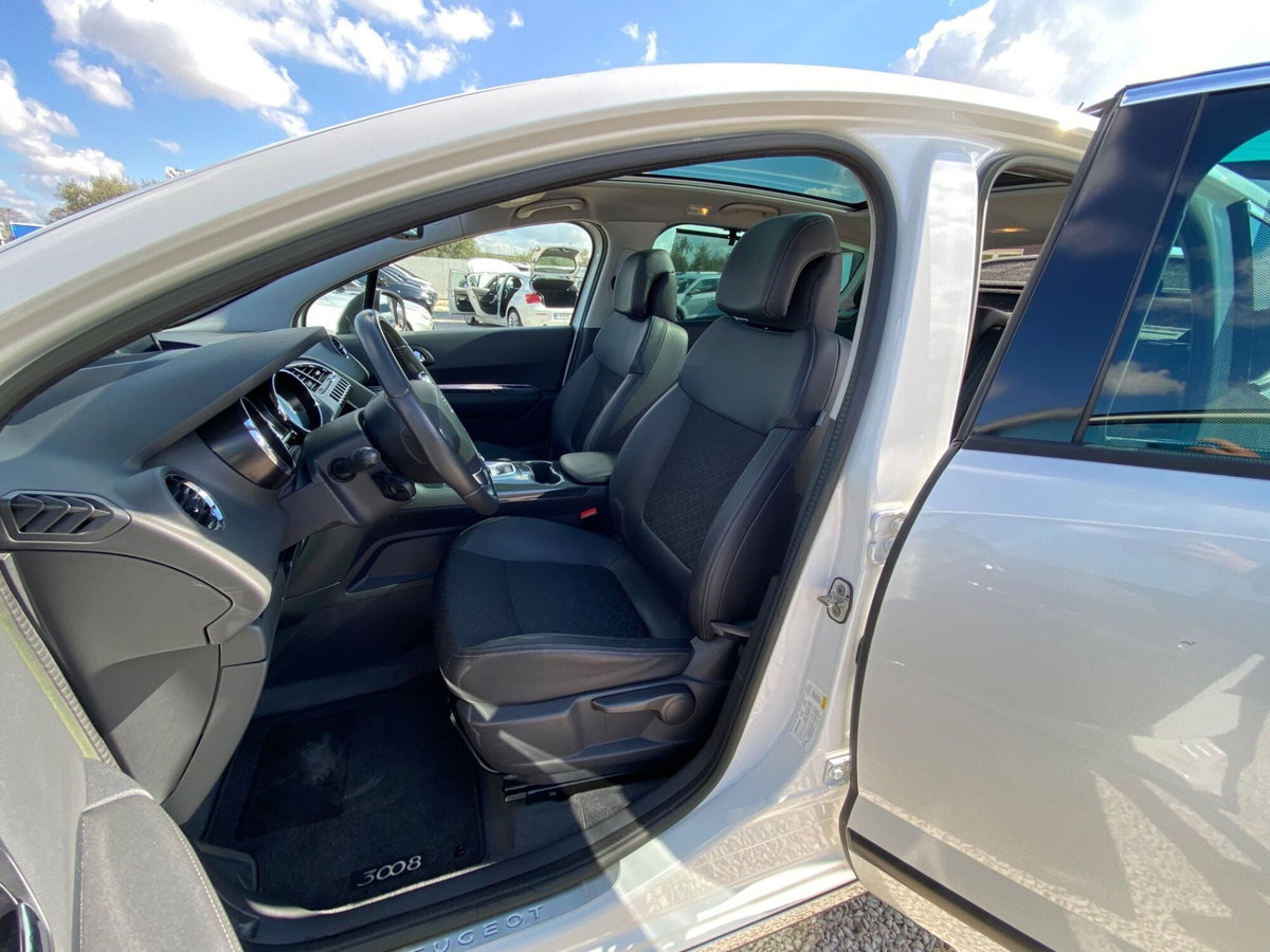 Peugeot 3008 2.0 HDi 163CV aut. Allure (17)