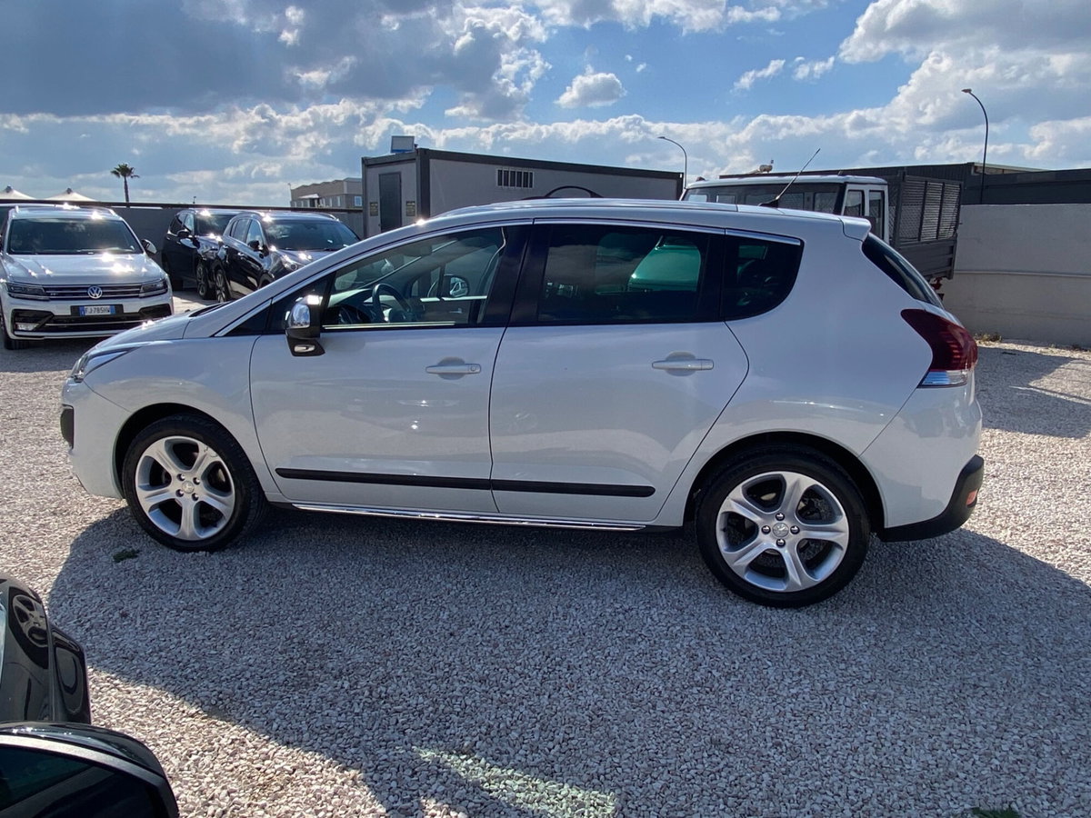 Peugeot 3008 2.0 HDi 163CV aut. Allure (2)