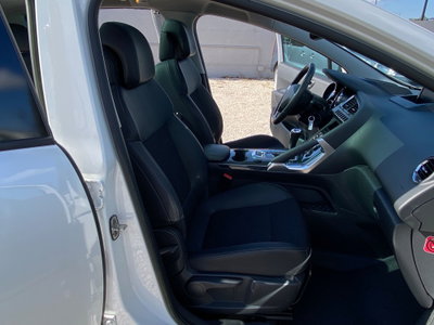 Peugeot 3008 2.0 HDi 163CV aut. Allure (20)
