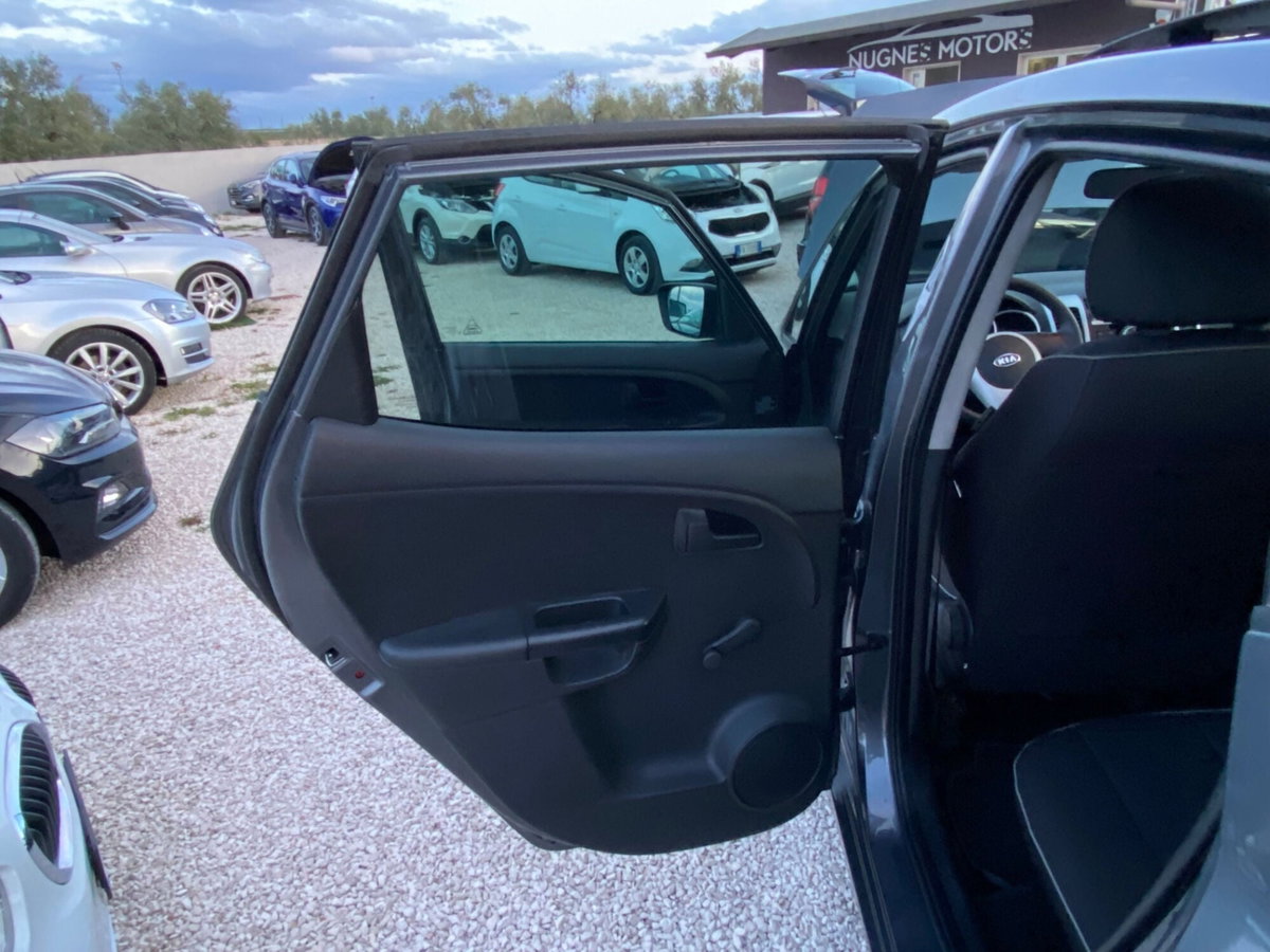 Kia Venga 1.4 CRDi 90CV WGT Fullsky (11)