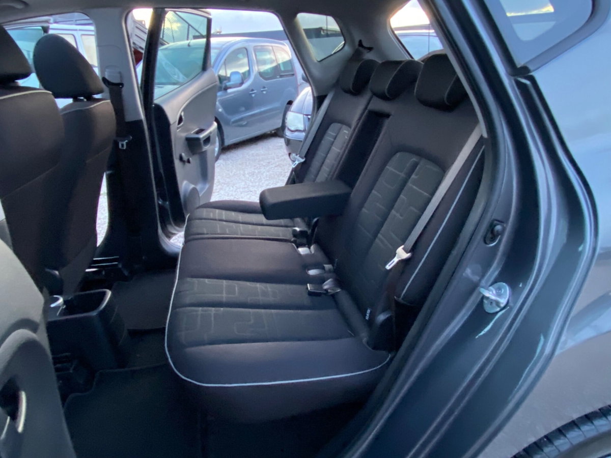 Kia Venga 1.4 CRDi 90CV WGT Fullsky (19)