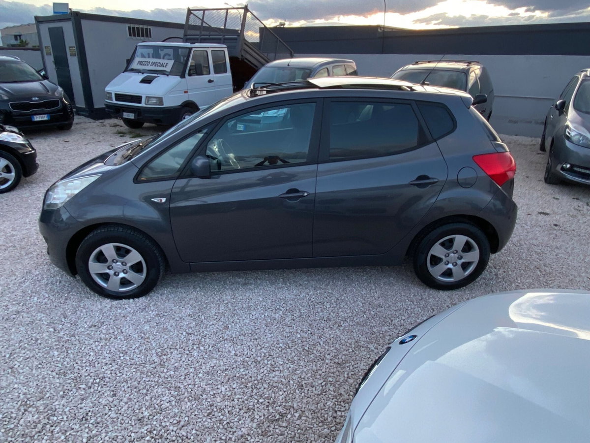 Kia Venga 1.4 CRDi 90CV WGT Fullsky (6)