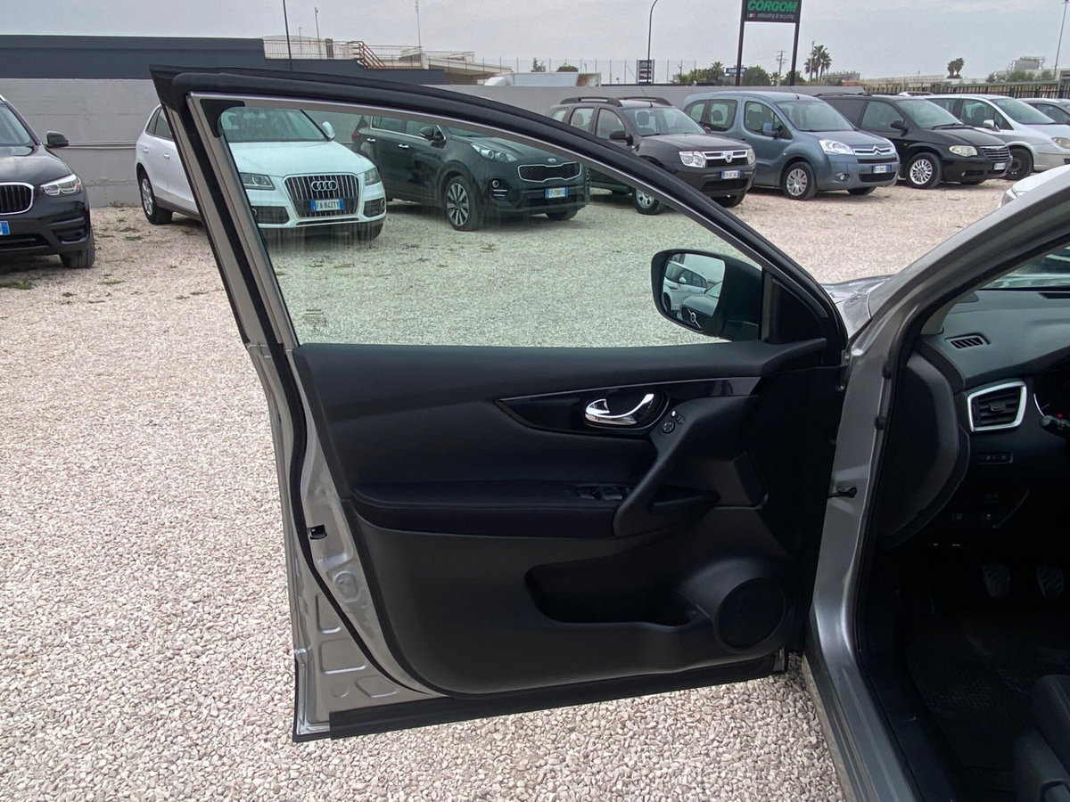 Nissan Qashqai 1.5 dCi Tekna (11)