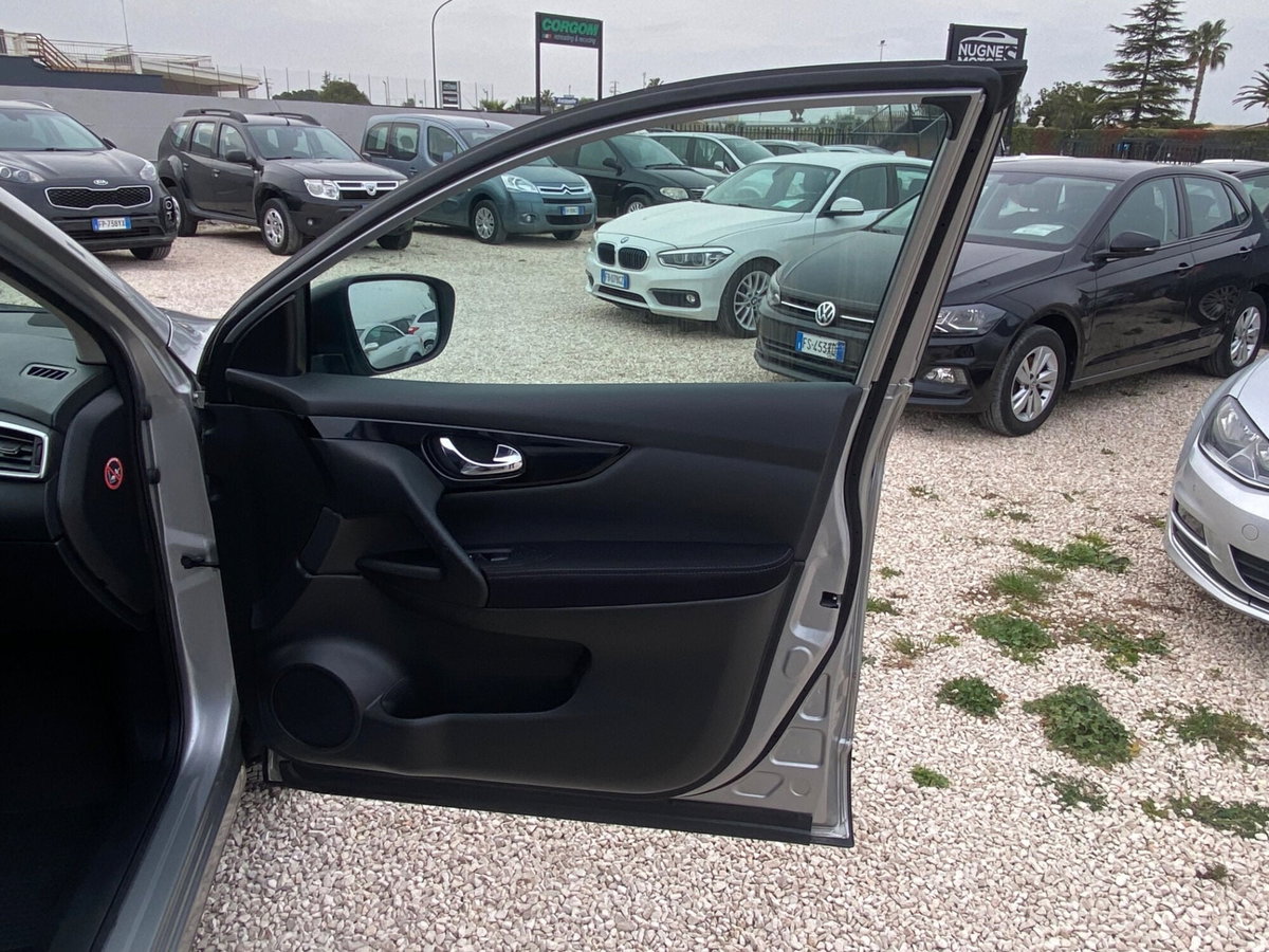 Nissan Qashqai 1.5 dCi Tekna (17)