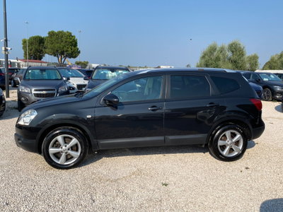 Nissan Qashqai 2.0 dCi DPF Tekna (2)