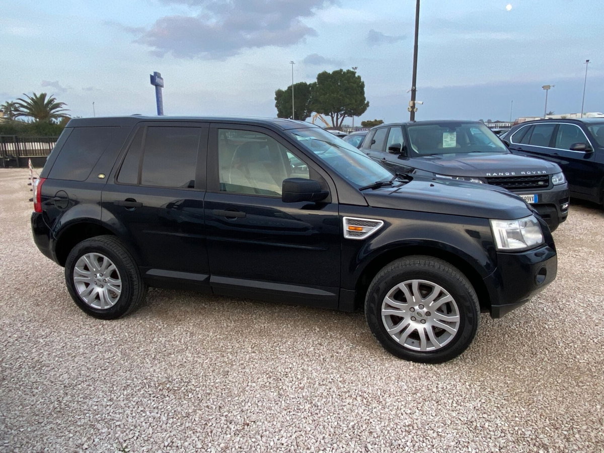 Land Rover Freelander 2.2 TD4 S.W. HSE (2)