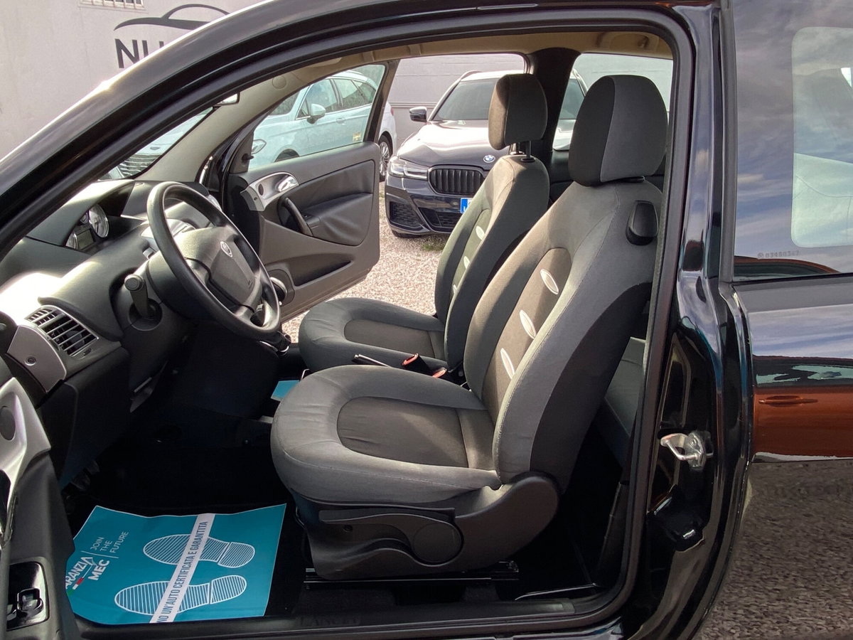 Lancia Ypsilon 1.2 Oro Giallo (14)
