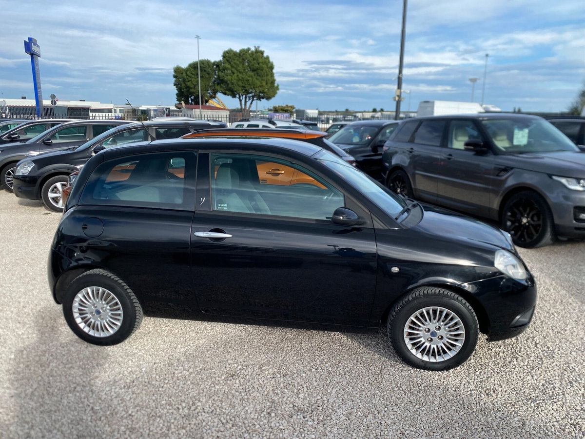 Lancia Ypsilon 1.2 Oro Giallo (2)