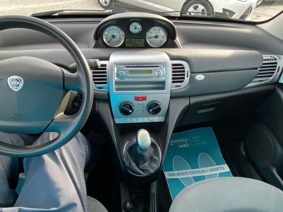 Lancia Ypsilon 1.2 Oro Giallo (20)