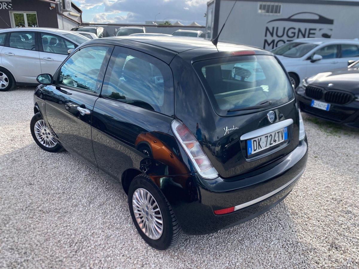 Lancia Ypsilon 1.2 Oro Giallo (5)