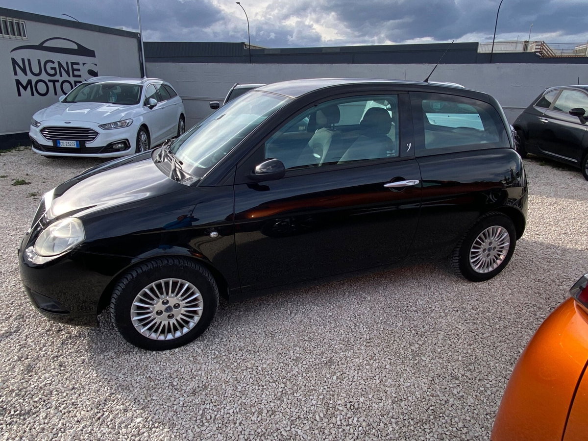 Lancia Ypsilon 1.2 Oro Giallo (6)