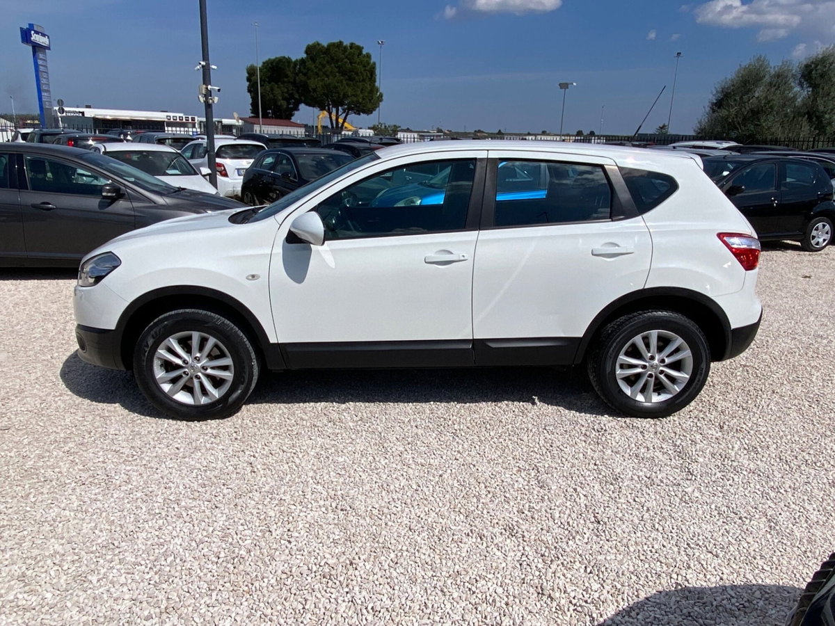 Nissan Qashqai 1.5 dCi DPF Tekna (2)
