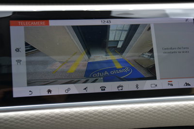 Land Rover Range Rover Velar 2.0D I4 180 CV (11)
