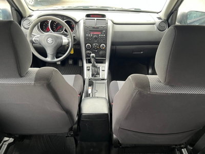 Suzuki Grand Vitara 1.9 DDiS 3 porte (12)