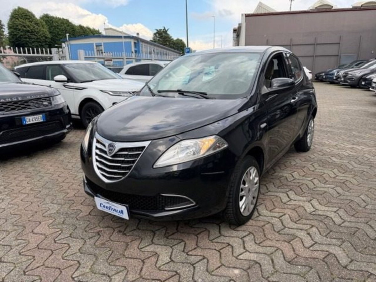 Lancia Ypsilon 0.9 TwinAir 85 CV 5 porte Metano Ecochic Gold