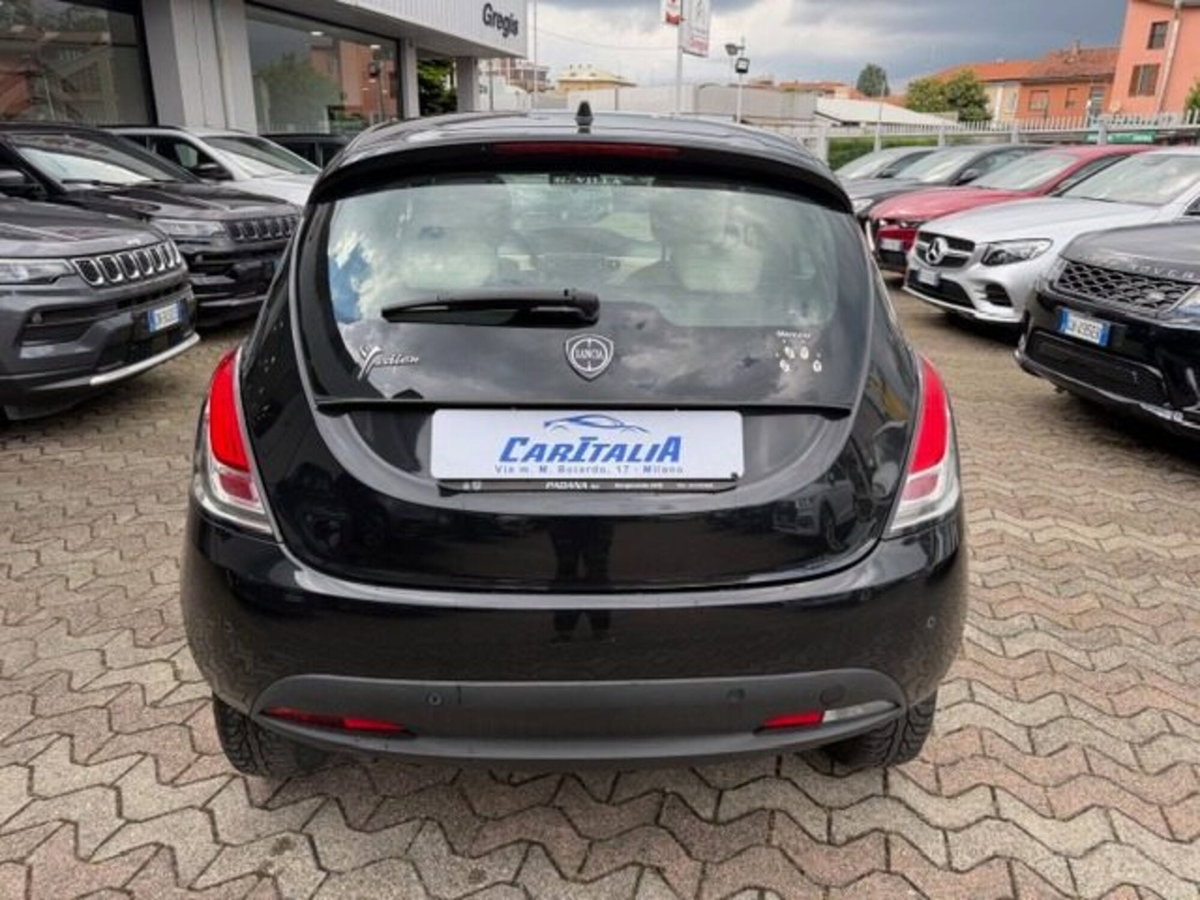 Lancia Ypsilon 0.9 TwinAir 85 CV 5 porte Metano Ecochic Gold (5)