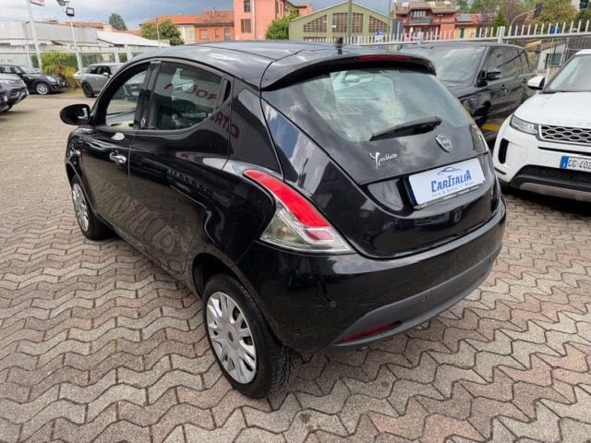 Lancia Ypsilon 0.9 TwinAir 85 CV 5 porte Metano Ecochic Gold (6)