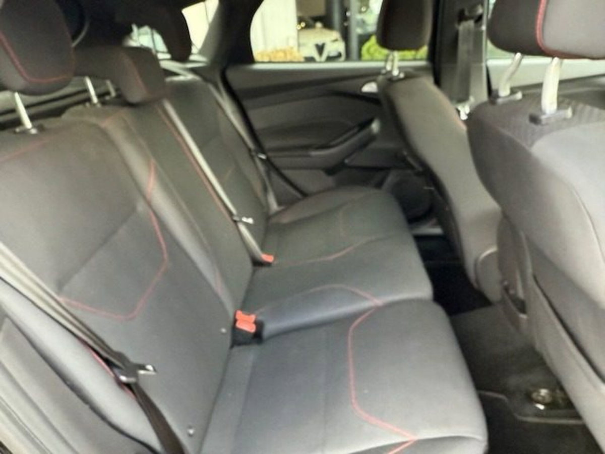 Ford Focus 1.0 EcoBoost 125 CV Start&Stop ST Line (11)