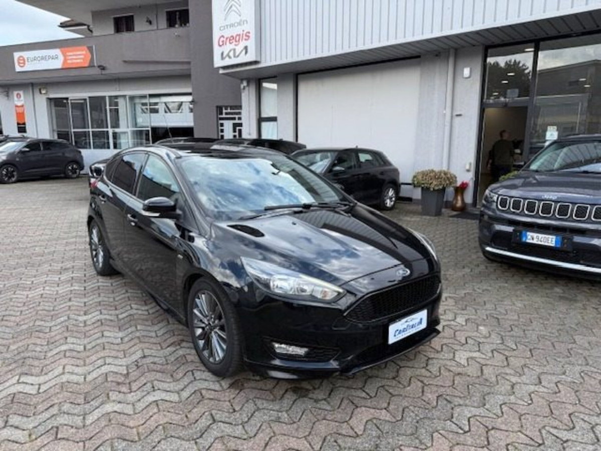 Ford Focus 1.0 EcoBoost 125 CV Start&Stop ST Line (3)