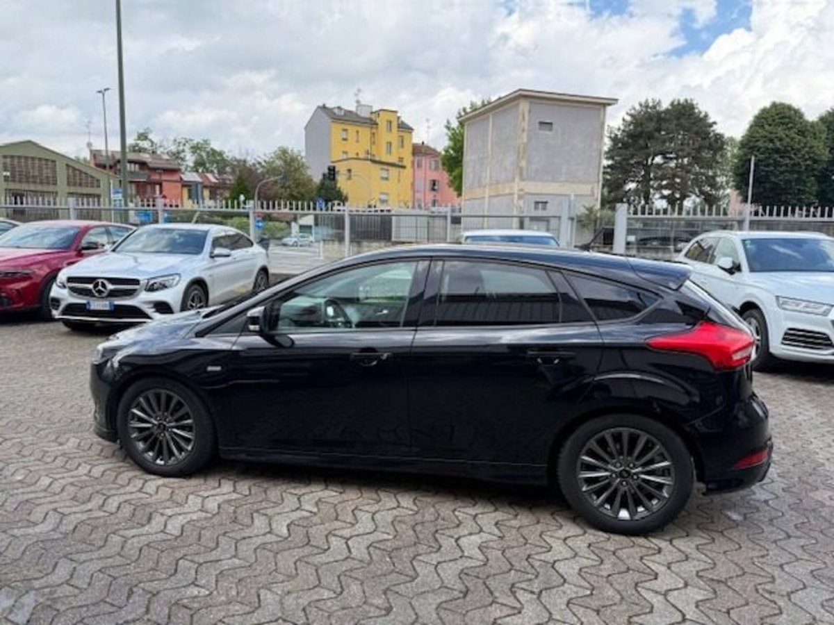 Ford Focus 1.0 EcoBoost 125 CV Start&Stop ST Line (5)
