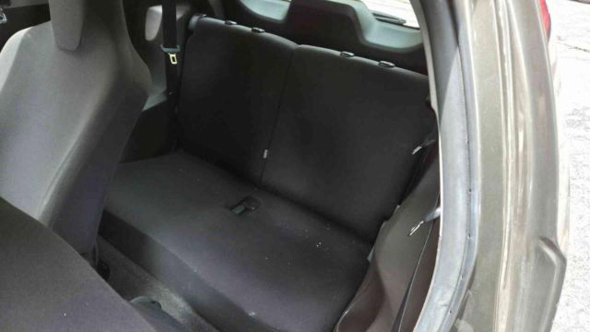 Toyota iQ 1.0 Sol (11)