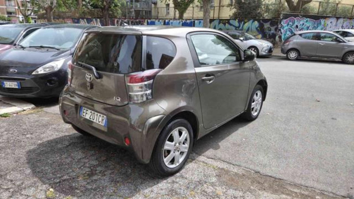 Toyota iQ 1.0 Sol (4)