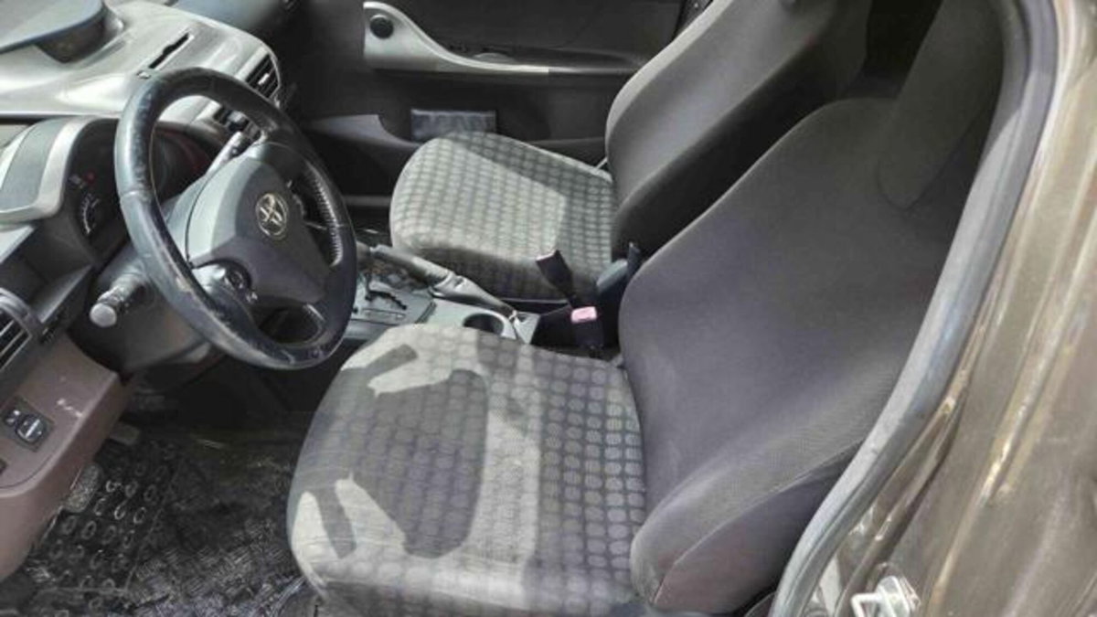 Toyota iQ 1.0 Sol (9)
