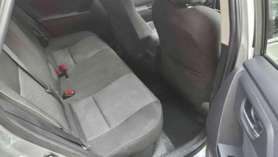 Toyota Auris Station Wagon 1.8 Hybrid Lounge (12)