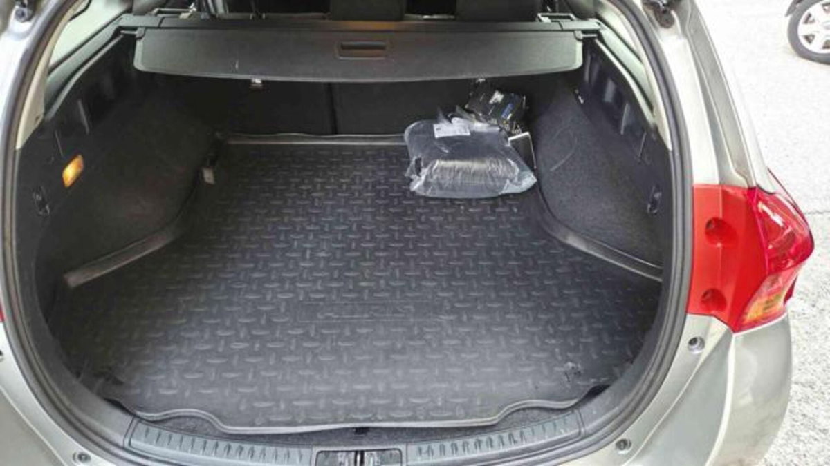 Toyota Auris Station Wagon 1.8 Hybrid Lounge (13)