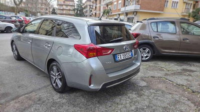 Toyota Auris Station Wagon 1.8 Hybrid Lounge (5)