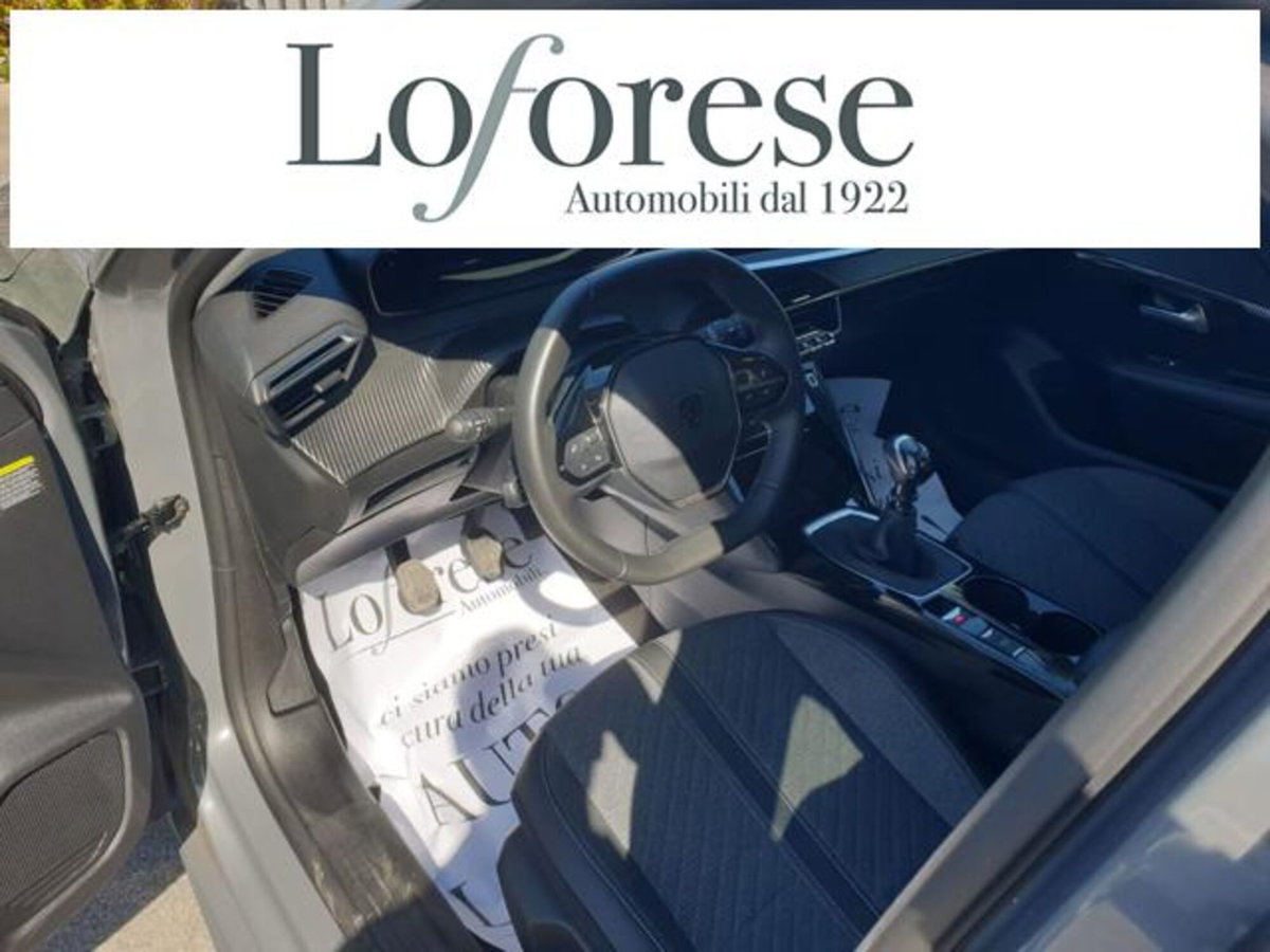 Peugeot 208 1.2 turbo Allure 100cv (8)
