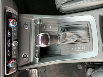 Audi Q3 35 2.0 tdi s-tronic (12)