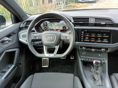 Audi Q3 35 2.0 tdi s-tronic (9)