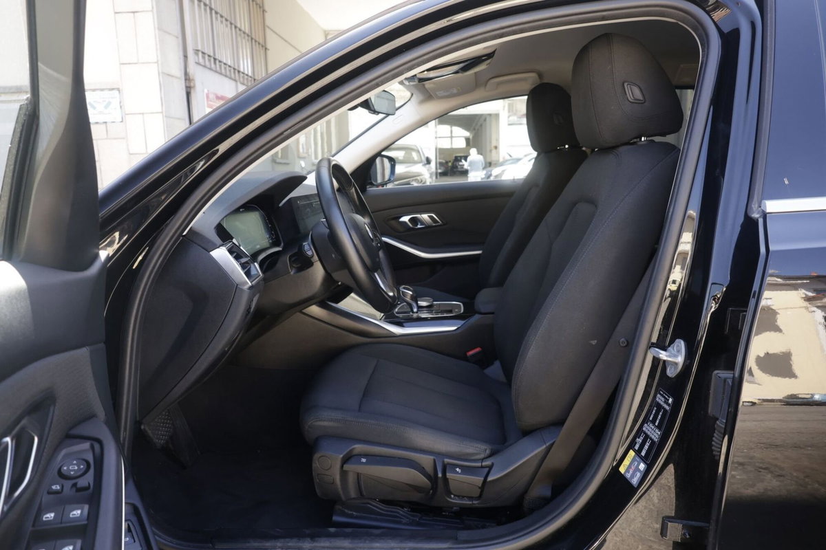 BMW Serie 3 Touring 330e  Msport (18)
