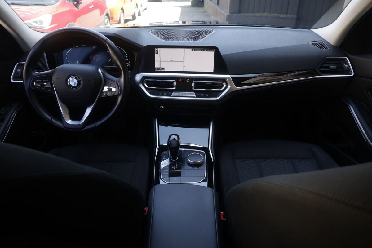 BMW Serie 3 Touring 330e  Msport (2)