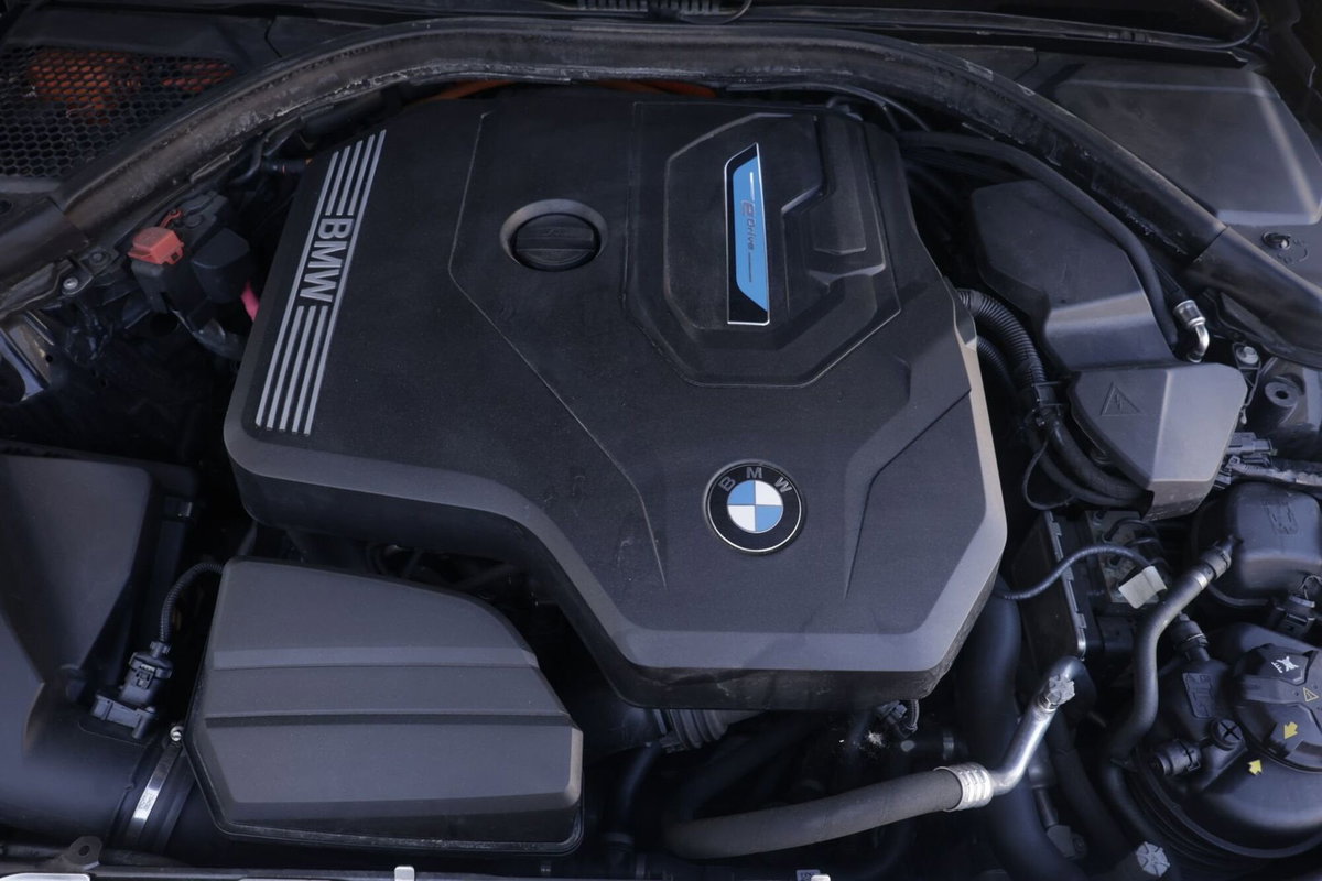 BMW Serie 3 Touring 330e  Msport (20)