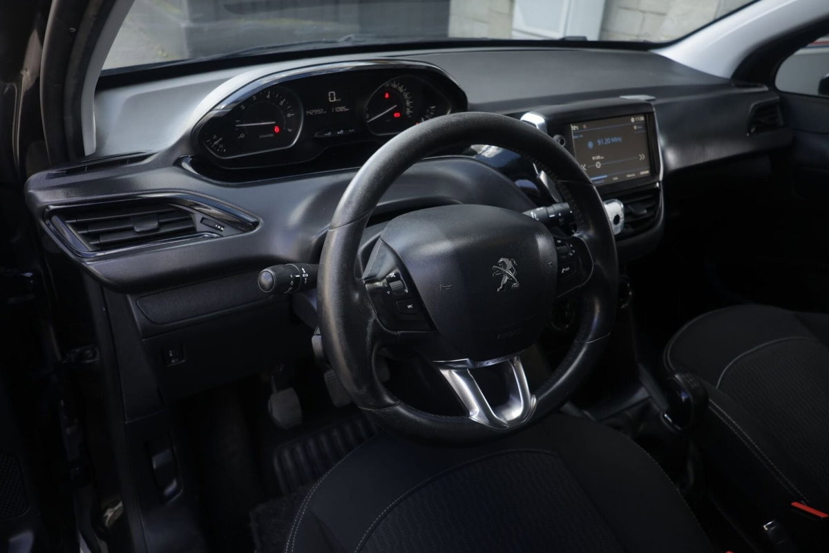 Peugeot 208 82 5 porte Allure (14)