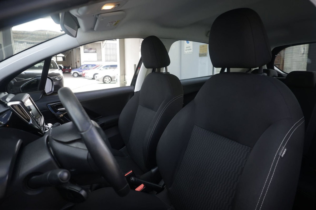 Peugeot 208 82 5 porte Allure (16)