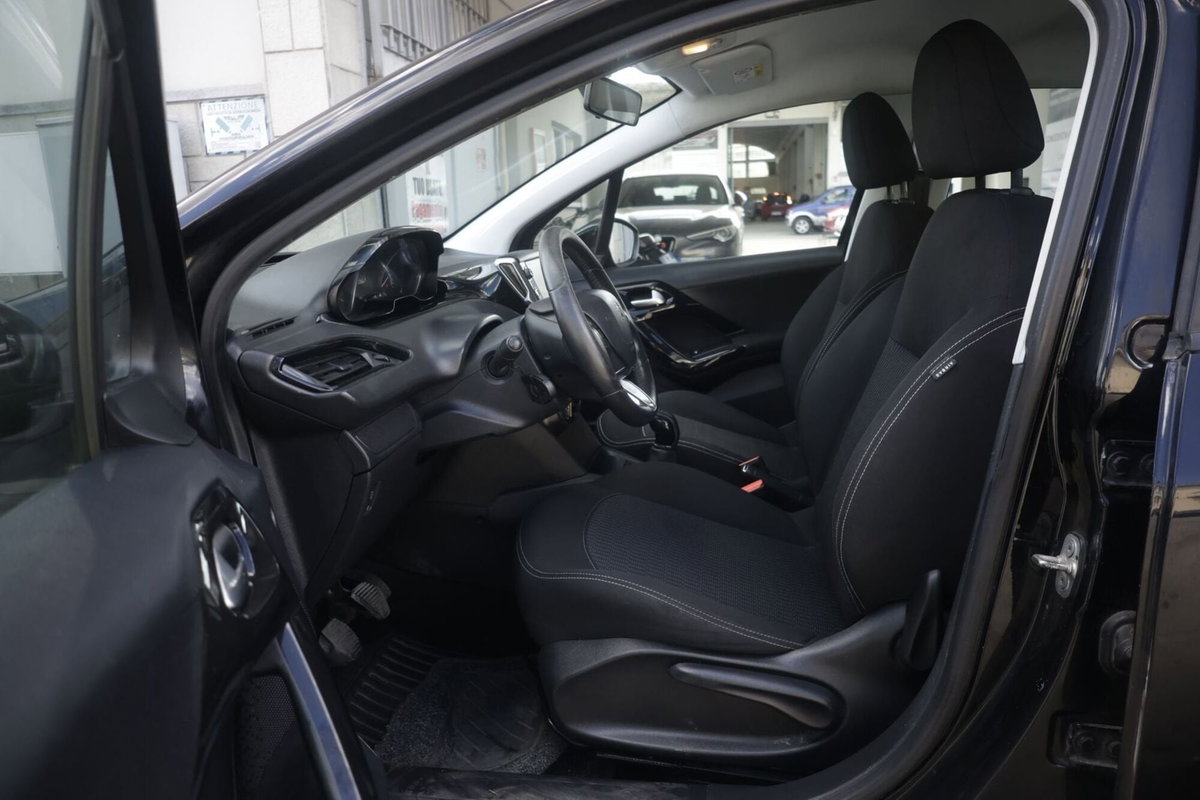Peugeot 208 82 5 porte Allure (17)