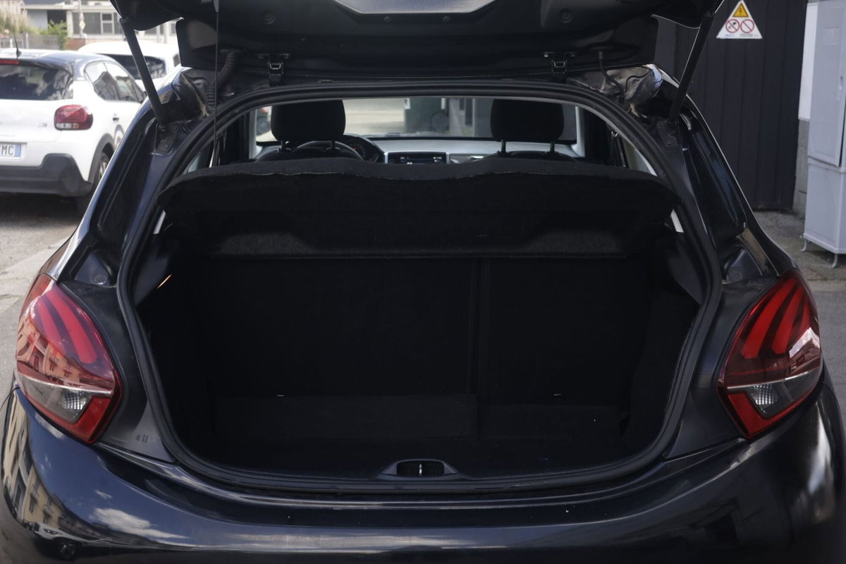 Peugeot 208 82 5 porte Allure (18)